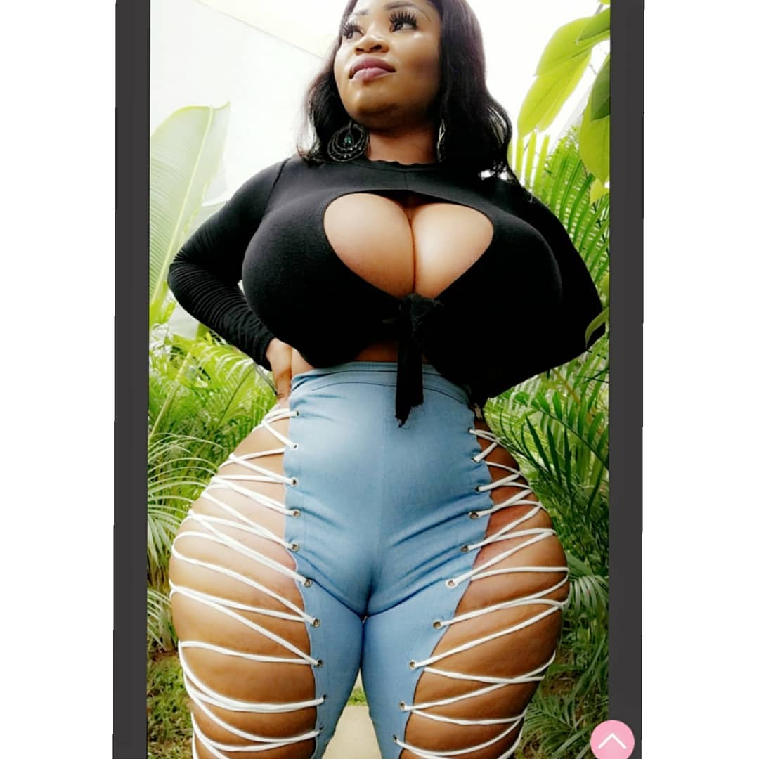 Again!! Roman Goddess Shows Off Her Jaw-Dropping Cleavage And Curvy Figure In New Outfit %Post Title