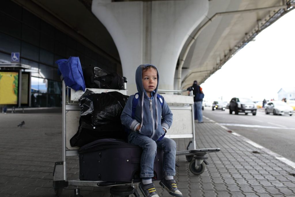 Parents forget 5-year-old daughter at German airport