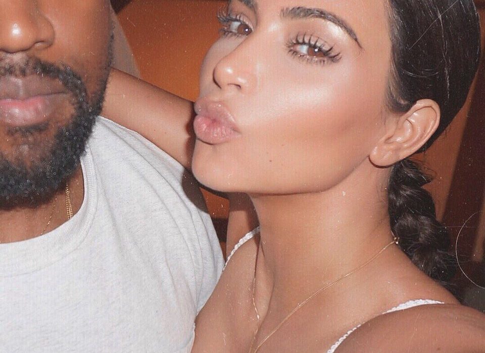 Kim Kardashian scolds Kanye West on Twitter